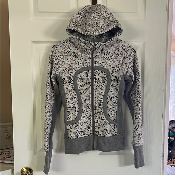 Lululemon Scuba Hoodie II - Picture 2 of 11